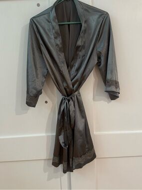Ekouaer Satin Lace Trim Grey Robe Size S/M